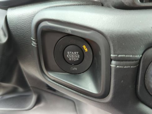 Used 2025 Jeep Wrangler Unlimited Sahara AWD/4WD image 41