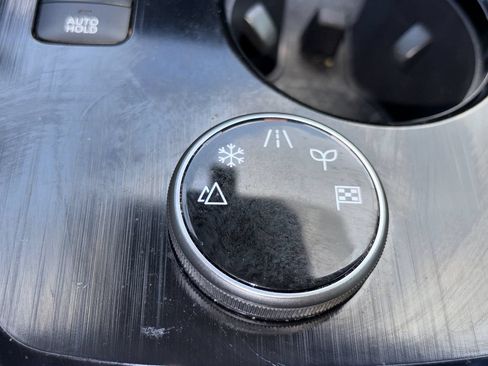 Used 2023 Nissan Rogue S AWD/4WD image 14