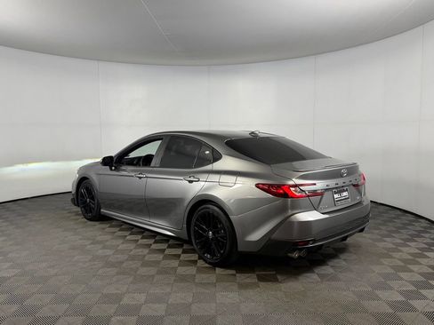 Used 2025 Toyota Camry SE w/ Convenience Package FWD image 10