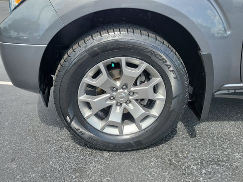 Used 2021 Nissan Frontier SV RWD image 5