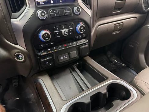 Used 2019 GMC Sierra 1500 SLT AWD/4WD image 23