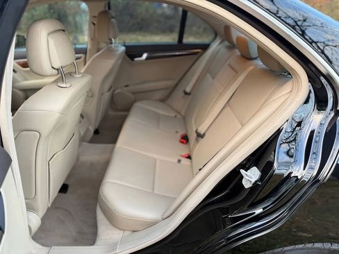 Used 2012 Mercedes-Benz C 250 Sedan w/ Comand Single Disc Pkg image 76