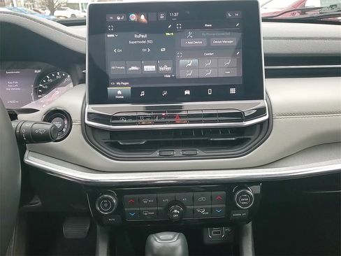 Used 2022 Jeep Compass Limited w/ Sun and Sound Group image 18