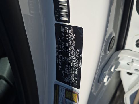 New 2025 Kia K4 LXS image 36