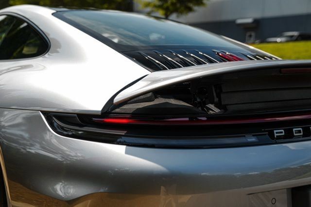 Used 2025 Porsche 911 Carrera RWD image 15