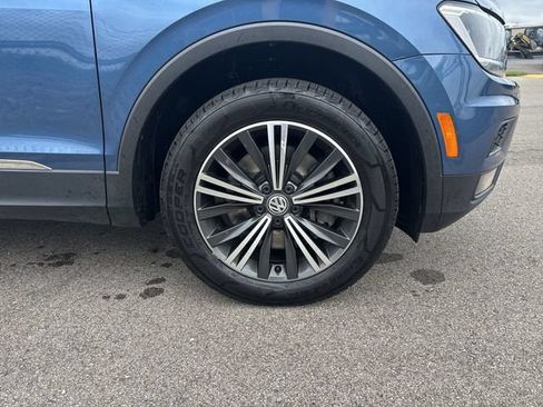 Used 2018 Volkswagen Tiguan SEL AWD/4WD image 14