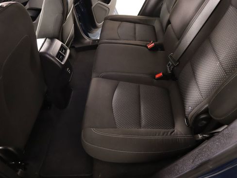 Used 2024 GMC Terrain SLE w/ Driver Convenience Package image 11