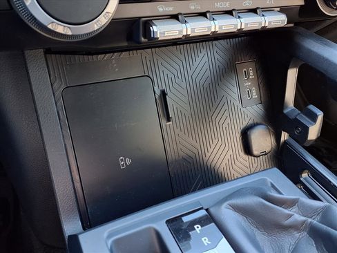 Used 2024 Toyota Tacoma TRD Off-Road image 13