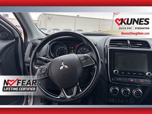 Used 2022 Mitsubishi Outlander Sport SE FWD image 40