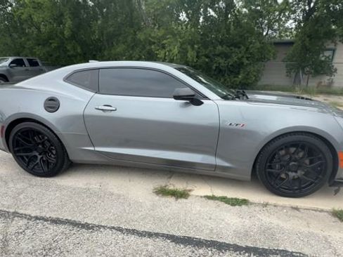 Used 2021 Chevrolet Camaro LT w/ Technology Package RWD image 9