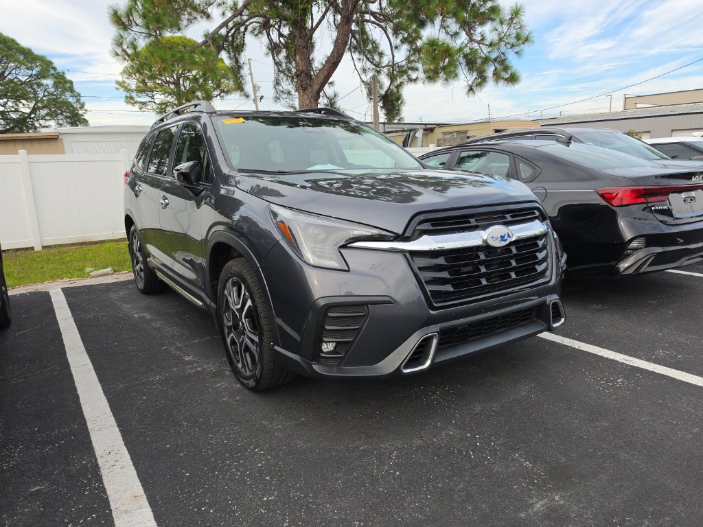 Used 2024 Subaru Ascent Touring AWD/4WD image 2