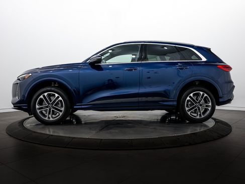 Used 2025 Audi Q5 Premium w/ Convenience Package AWD/4WD image 6