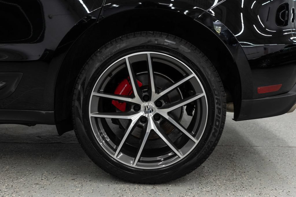 Used 2023 Porsche Macan S AWD/4WD image 34