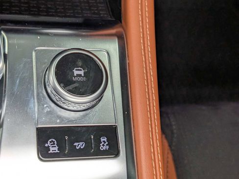 Used 2021 Jaguar F-PACE SVR image 27