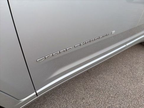 New 2025 Jeep Grand Cherokee L Overland w/ Advanced Protech Group III image 35