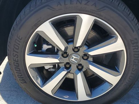 Used 2025 Honda Pilot Elite image 5