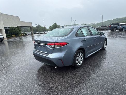 Used 2023 Toyota Corolla LE w/ Carpet Mat Package (TMS) FWD image 4