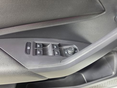 Used 2019 Volkswagen Jetta SEL FWD image 16
