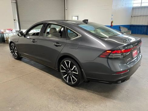 Used 2023 Honda Accord Touring image 5