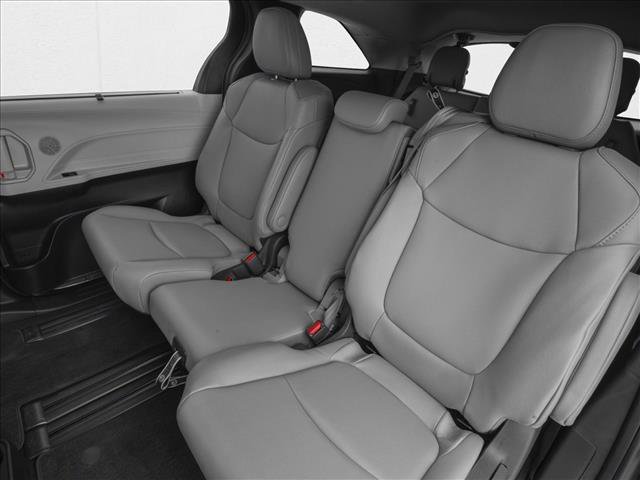 Used 2026 Toyota Sienna XLE FWD image 9