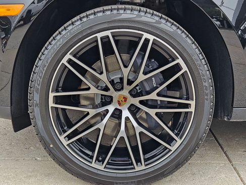 New 2026 Porsche Macan image 29