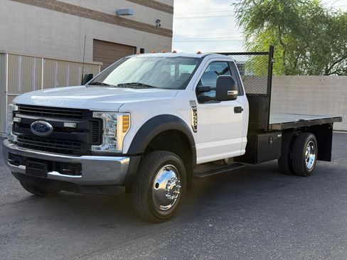 Used 2018 Ford F550 2WD Regular Cab Super Duty image 4