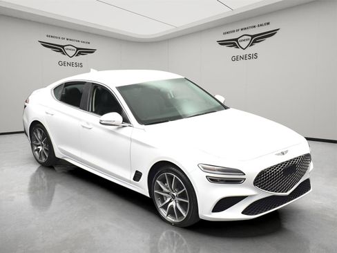 Used 2025 Genesis G70 2.5T RWD image 7