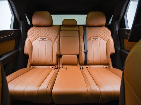 Certified 2022 Bentley Bentayga image 19