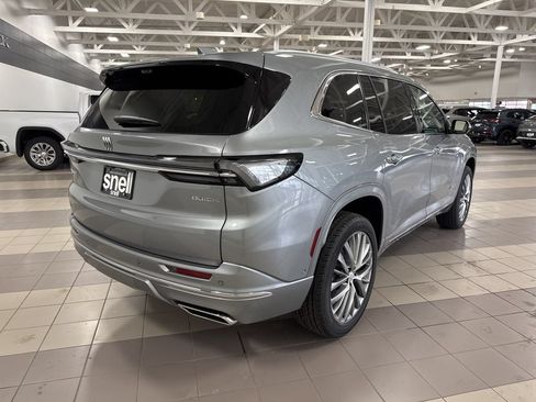 Used 2026 Buick Enclave Avenir AWD/4WD image 7