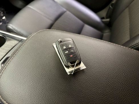 Used 2019 Chevrolet Impala LT FWD image 31