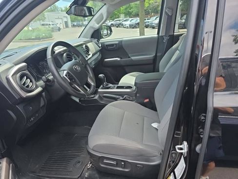 Used 2023 Toyota Tacoma SR5 AWD/4WD image 6
