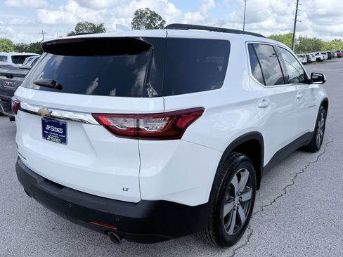 Used 2019 Chevrolet Traverse LT w/ LT Premium Package AWD/4WD image 7