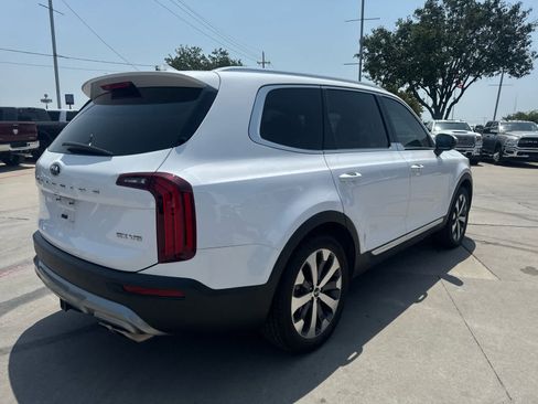 Used 2021 Kia Telluride EX w/ EX Premium Package FWD image 3