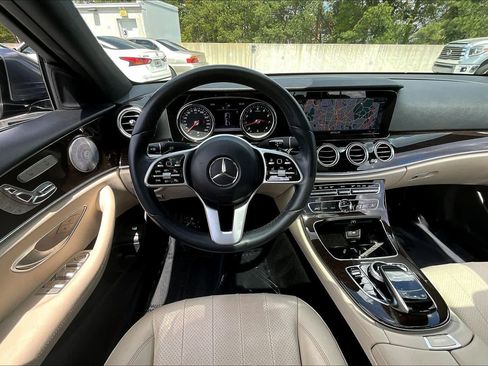 Used 2019 Mercedes-Benz E 300 image 6