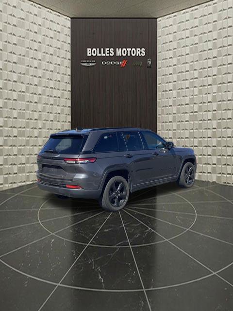 Certified 2024 Jeep Grand Cherokee Altitude AWD/4WD image 7