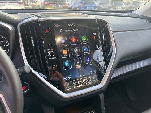 Used 2025 Subaru Ascent Premium image 3