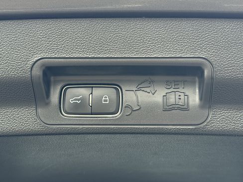 Certified 2023 Ford Explorer Limited w/ Hybrid Equipment Group 310A image 10