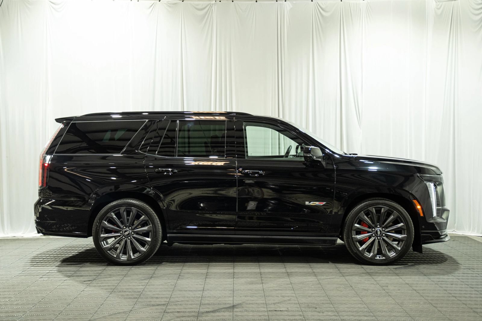 Used 2026 Cadillac Escalade V AWD/4WD image 3