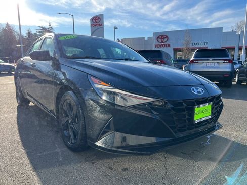 Used 2021 Hyundai Elantra SEL image 1