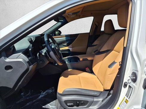 Used 2025 Lexus ES 300h w/ Premium Package FWD image 12