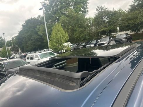 Used 2022 RAM 1500 Laramie AWD/4WD image 12