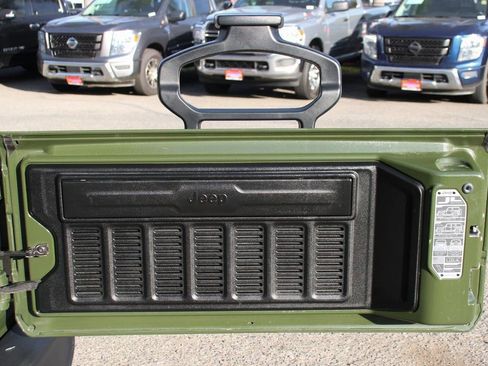 Used 2022 Jeep Wrangler Sport AWD/4WD image 9