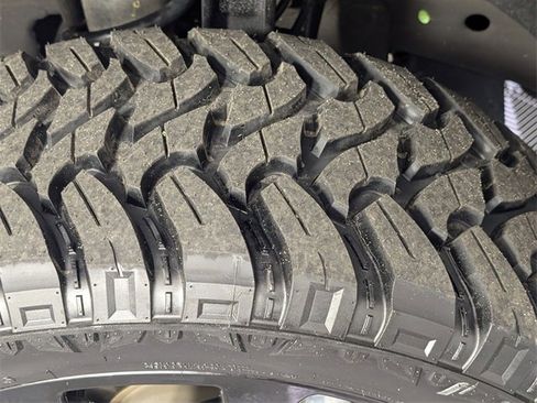 Used 2021 Chevrolet Silverado 1500 Custom Trail Boss image 9