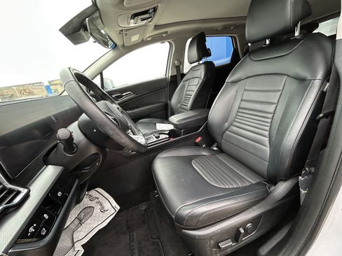 Used 2025 Kia Sportage SX image 11