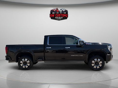 Used 2025 GMC Sierra 2500 Denali w/ Denali Reserve Package AWD/4WD image 8