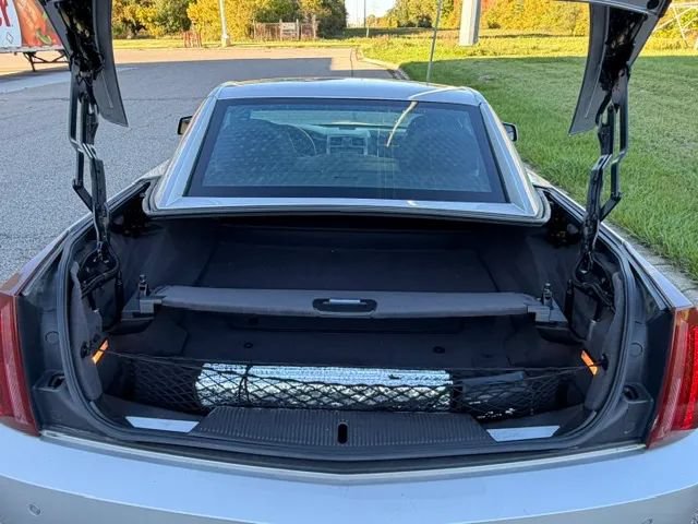Used 2004 Cadillac XLR RWD image 9