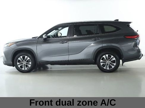 Used 2023 Toyota Highlander Limited image 12