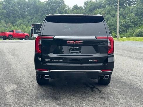 Used 2025 GMC Yukon XL AT4 AWD/4WD image 8