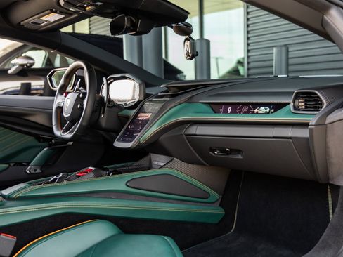 Used 2024 Lamborghini Revuelto image 44