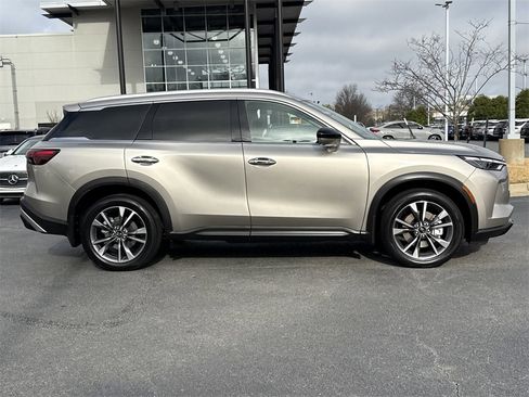 Used 2024 INFINITI QX60 Luxe image 3